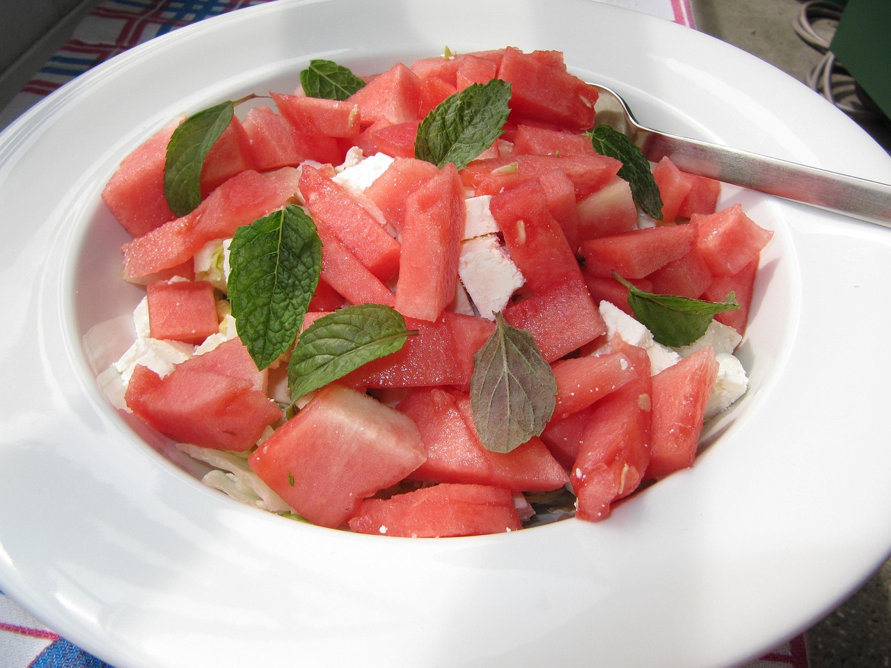 découvrez notre recette fraîche et saine de salade d'été, parfaite pour les journées chaudes. un mélange coloré de légumes croquants et de saveurs estivales.
